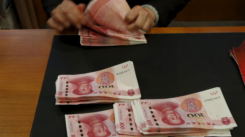 Фото - Аналитик дал советы по использованию юаня