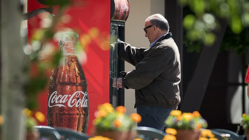 Фото - Coca-Cola и PepsiCo переименуют свои холодильники в российских магазинах