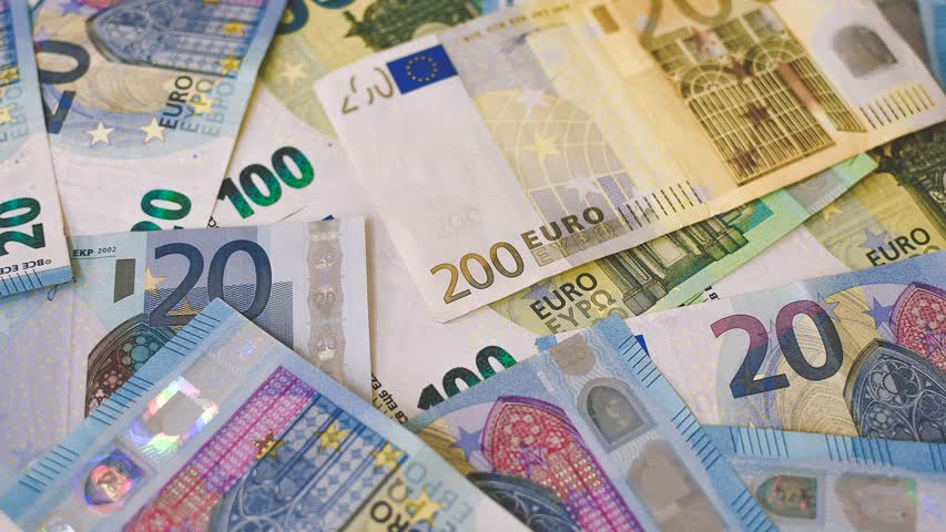 Фото - Курс евро упал вслед за долларом