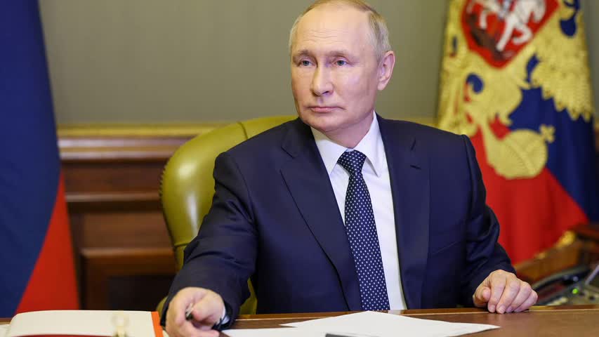 Фото - Путин продлил на год действие указа об антисанкциях