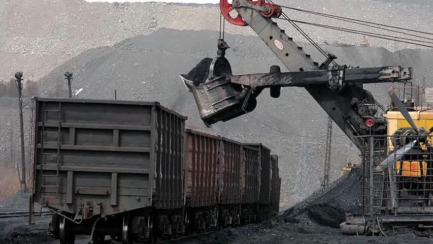 Фото - Российский уголь начали продавать с уценкой в два раза